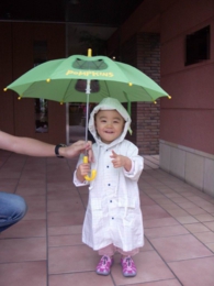 子ども用折りたたみ傘は安全性が重要！