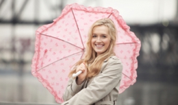 lady_with_umbrella.jpg